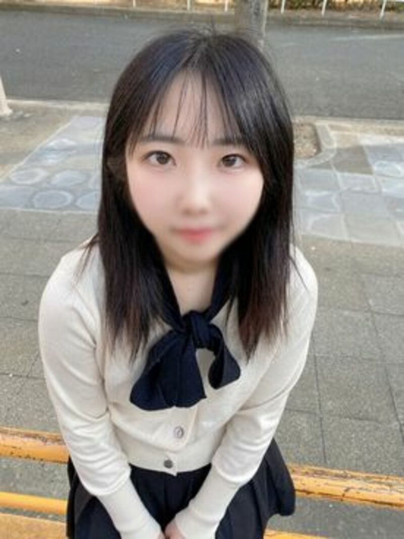 FC精品无码PPV_作品α初撮り純粋で素直な女の子まみちゃん